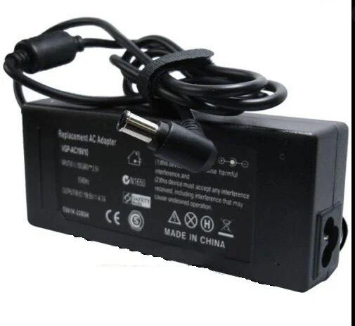 Chargeur Sony ACDP-045S03