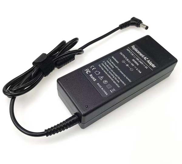 Chargeur Toshiba PA3716U-1ACA